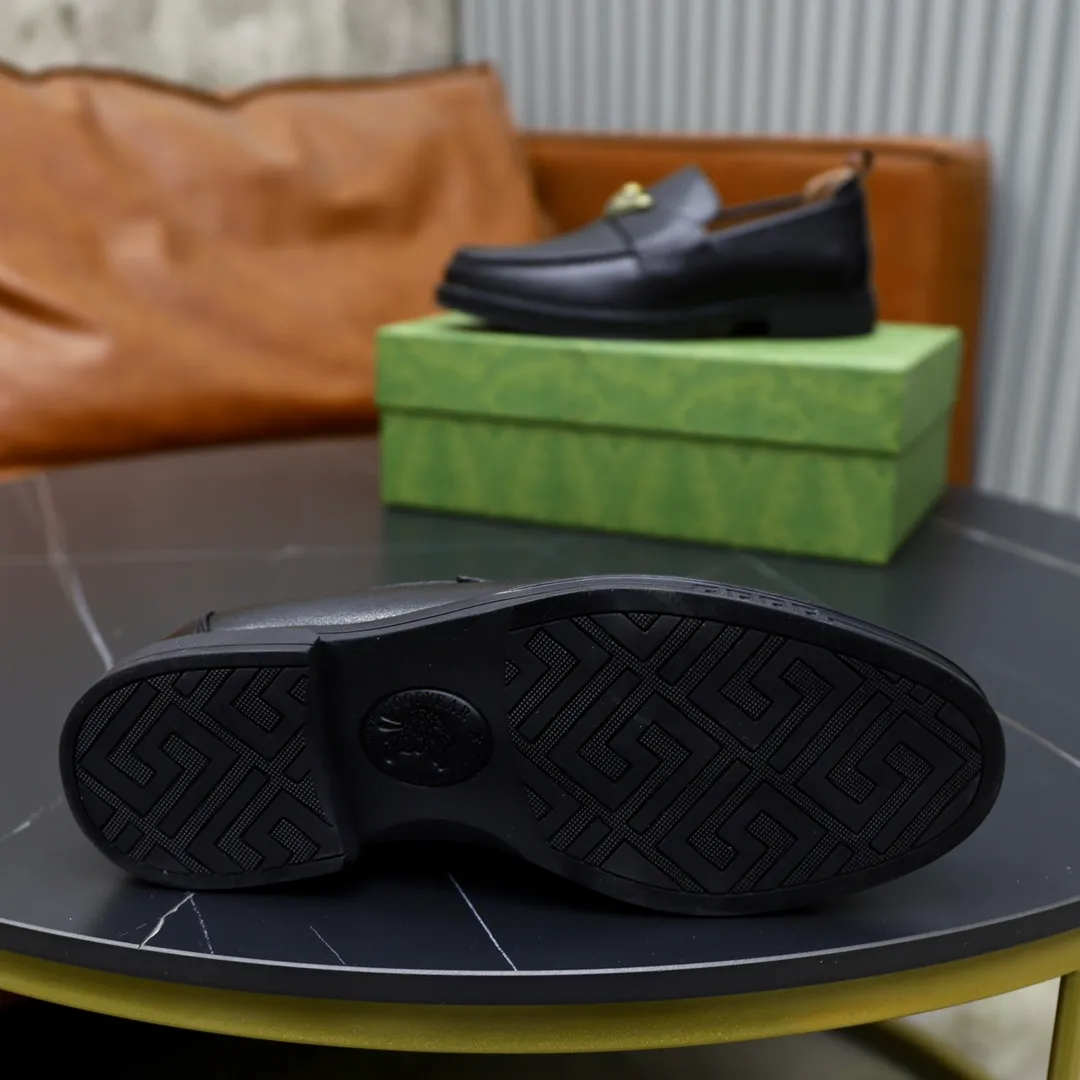 Men's shoes: 250🙅‍♂️🙅‍♂️🙅‍♂️Niuli Brand: GUCCI Size: 38-44 (45 can be customized) Level: Counter classic Material: Original soft cowhide upper Comfortable cowhide lining Original lightweight outsole Style category: Business casual footwear Driving leather shoes Color: Actual picture color